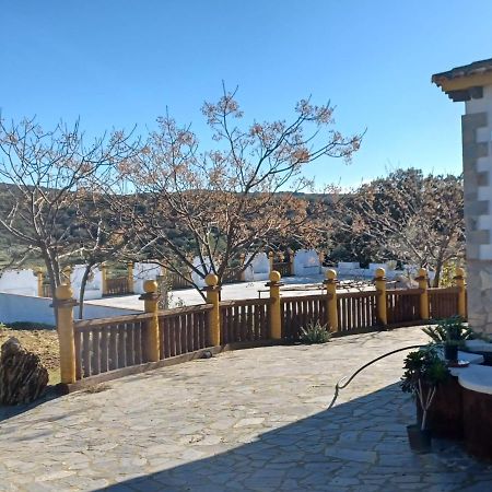 Villa Martinez Alquiler Rural Isabel Alcala del Valle Exterior photo